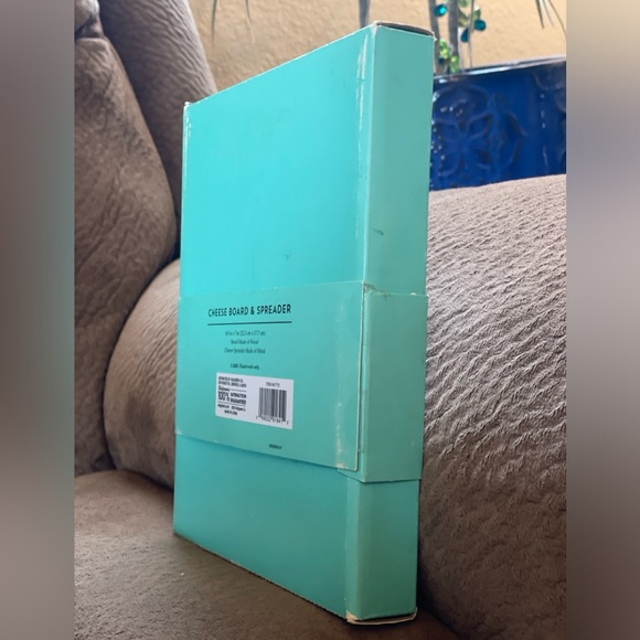 Wood Cheese Board & Spreader (8.8 x 7 in) - Picture 4 of 11